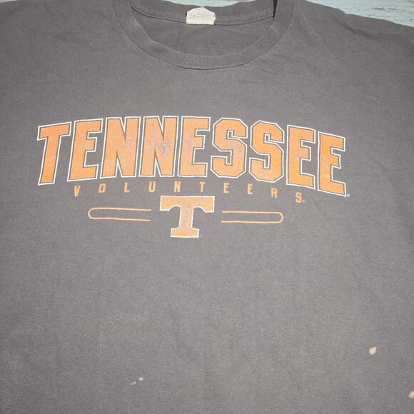 Tennessee Volunteers T-Shirt LARGE Gray Short Sleeve Distressed Thrashed Retro - Picture 2 of 5